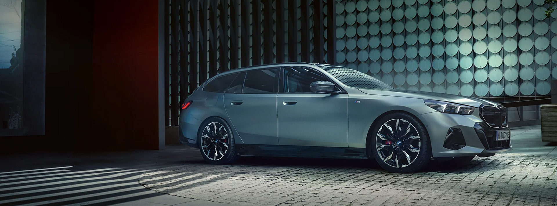 THE i5 TOURING JETZT LEASEN.